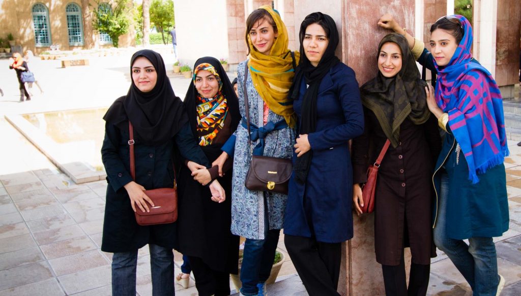 Iranian girls dress code